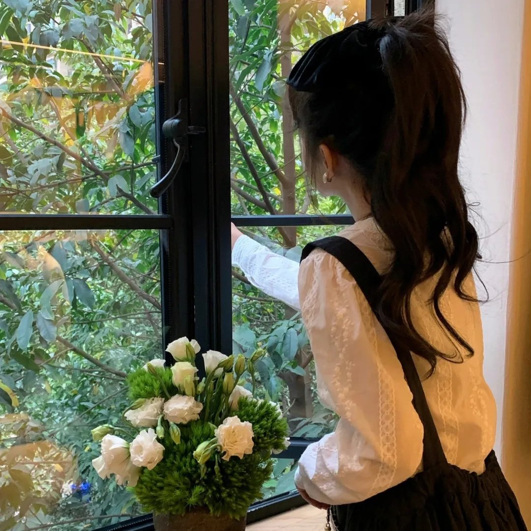 月亮中的亚马逊女人
